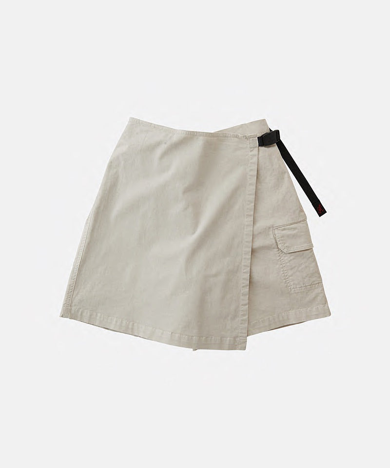 Gramicci G-Skort in the color dune grey on a light-tone background.