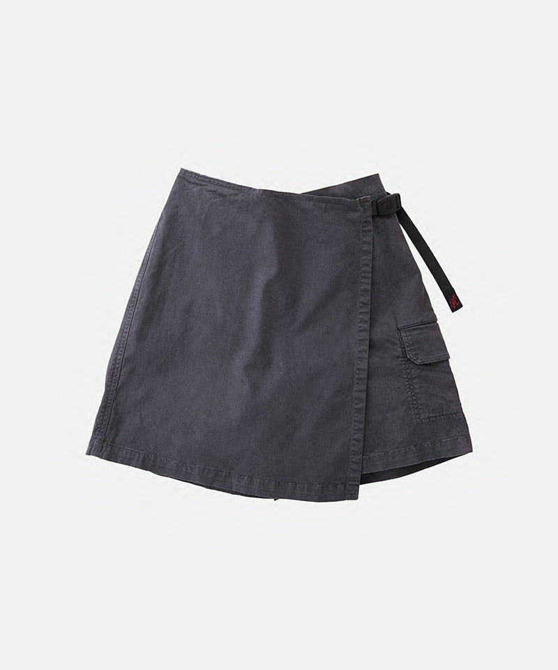 Gramicci G-Skort in the color fossil grey on a light-tone background.