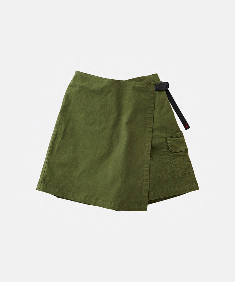 Gramicci G-Skort in the color olive on a light-tone background.